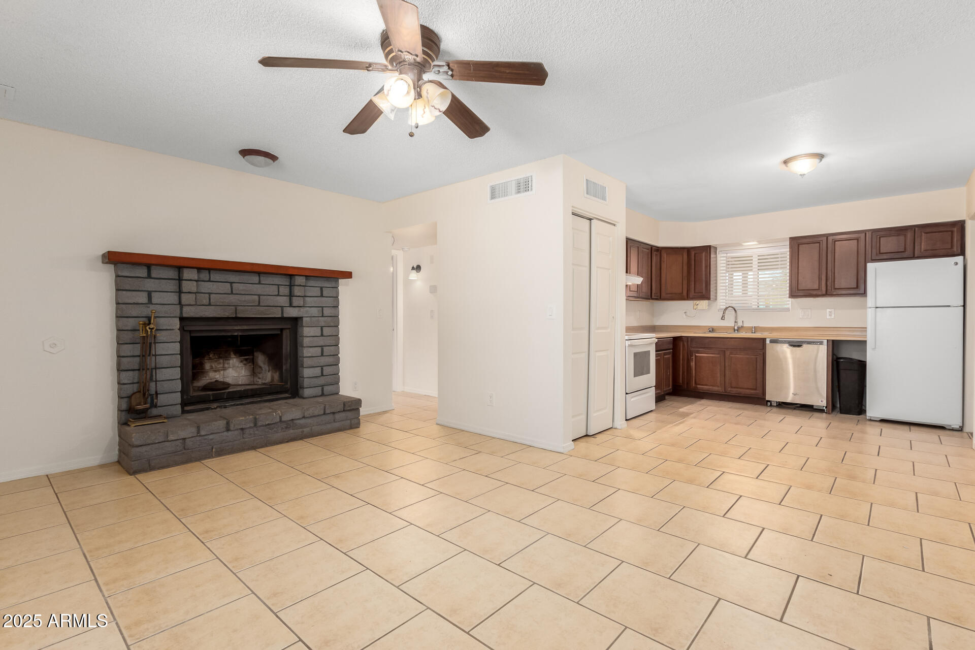 2020 South Idaho Road Apache Junction, AZ 85119 - Photo 11 of 31 11-Idaho