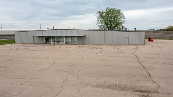 $700,000 | 2955 North Main Street, Princeton, IL 61356