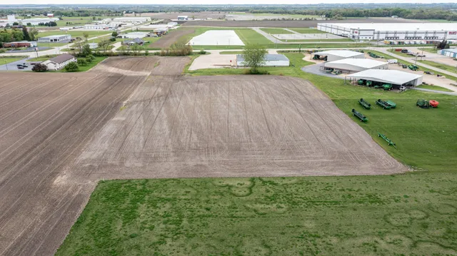 $800,000 | 2955 North Main Street, Princeton, IL 61356