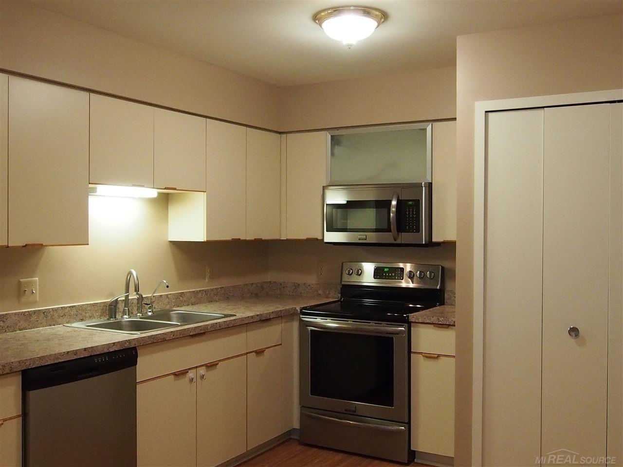 641 Ashley Circle East, Unit 139 Rochester, MI 48307 - Photo 14 of 26