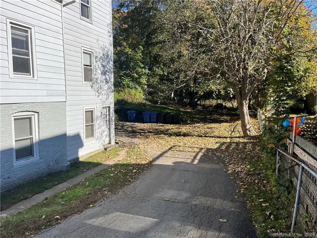 $1,000 | 41 Baltic Street, Unit 1, Norwich, CT 06360