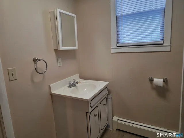 $1,000 | 41 Baltic Street, Unit 1, Norwich, CT 06360