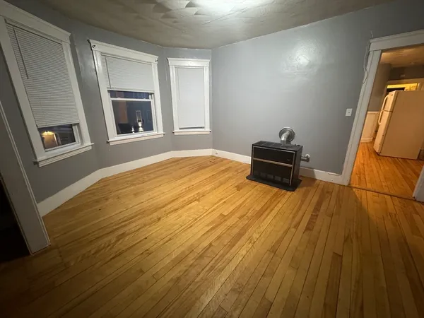 $2,000 | 156 Fairmont Avenue, Unit 2, Worcester, MA 01604