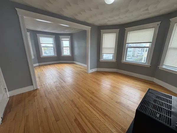 $2,000 | 156 Fairmont Avenue, Unit 2, Worcester, MA 01604