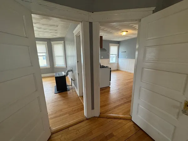 $2,000 | 156 Fairmont Avenue, Unit 2, Worcester, MA 01604