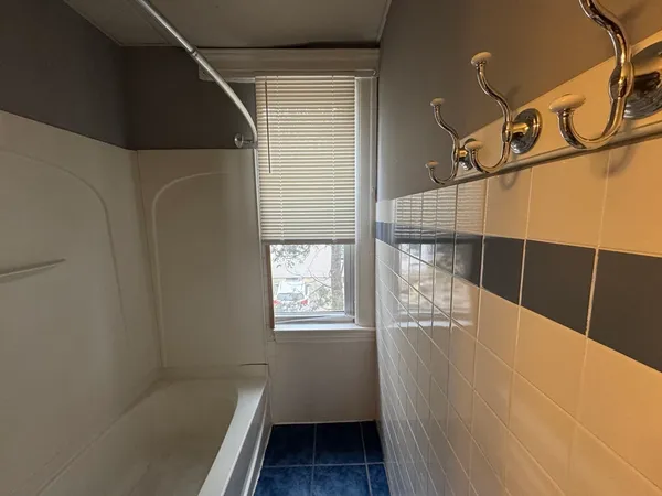 $2,000 | 156 Fairmont Avenue, Unit 2, Worcester, MA 01604