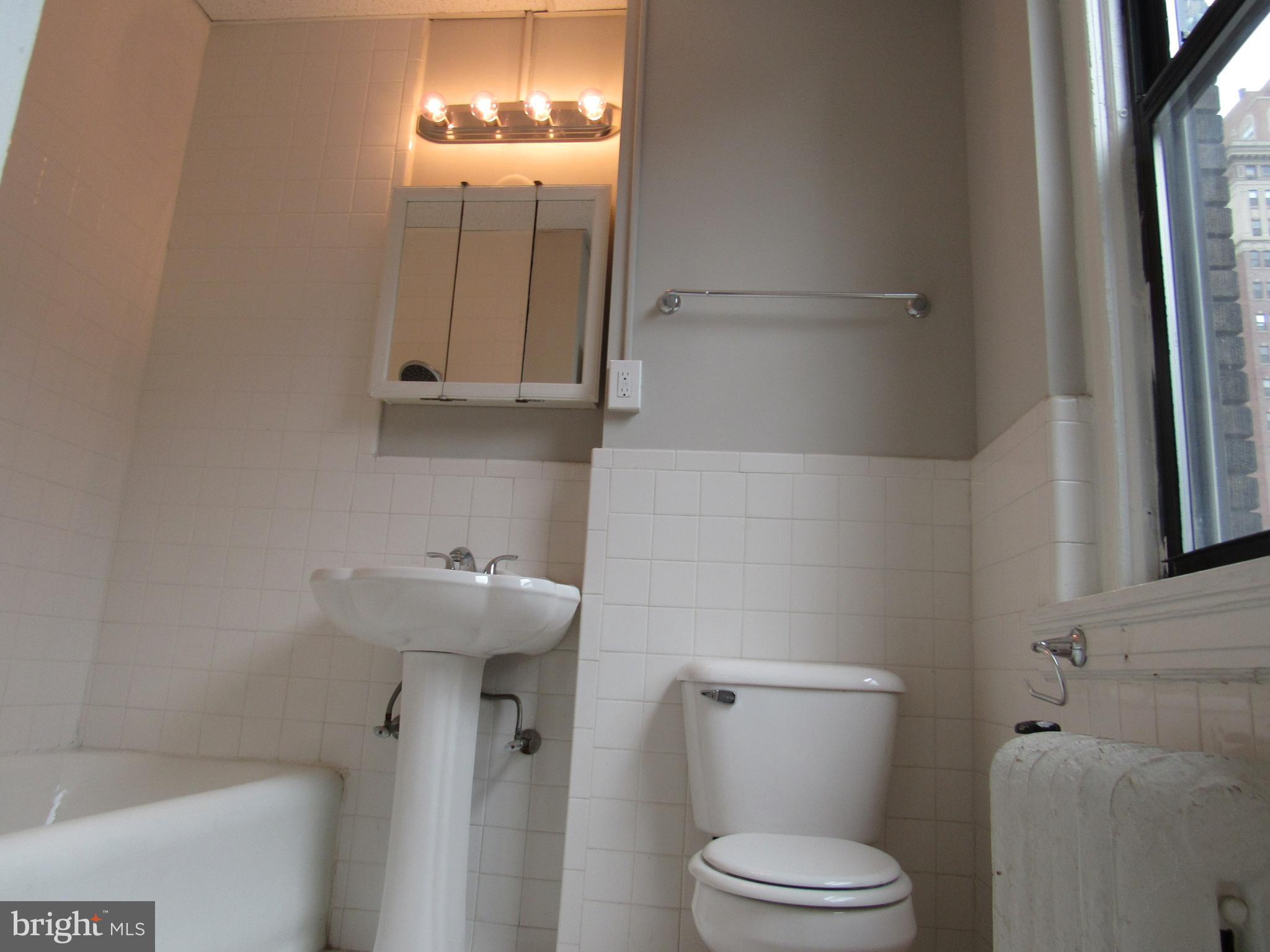1324 Locust Street, Unit 604 Philadelphia, PA 19107 - Photo 14 of 25