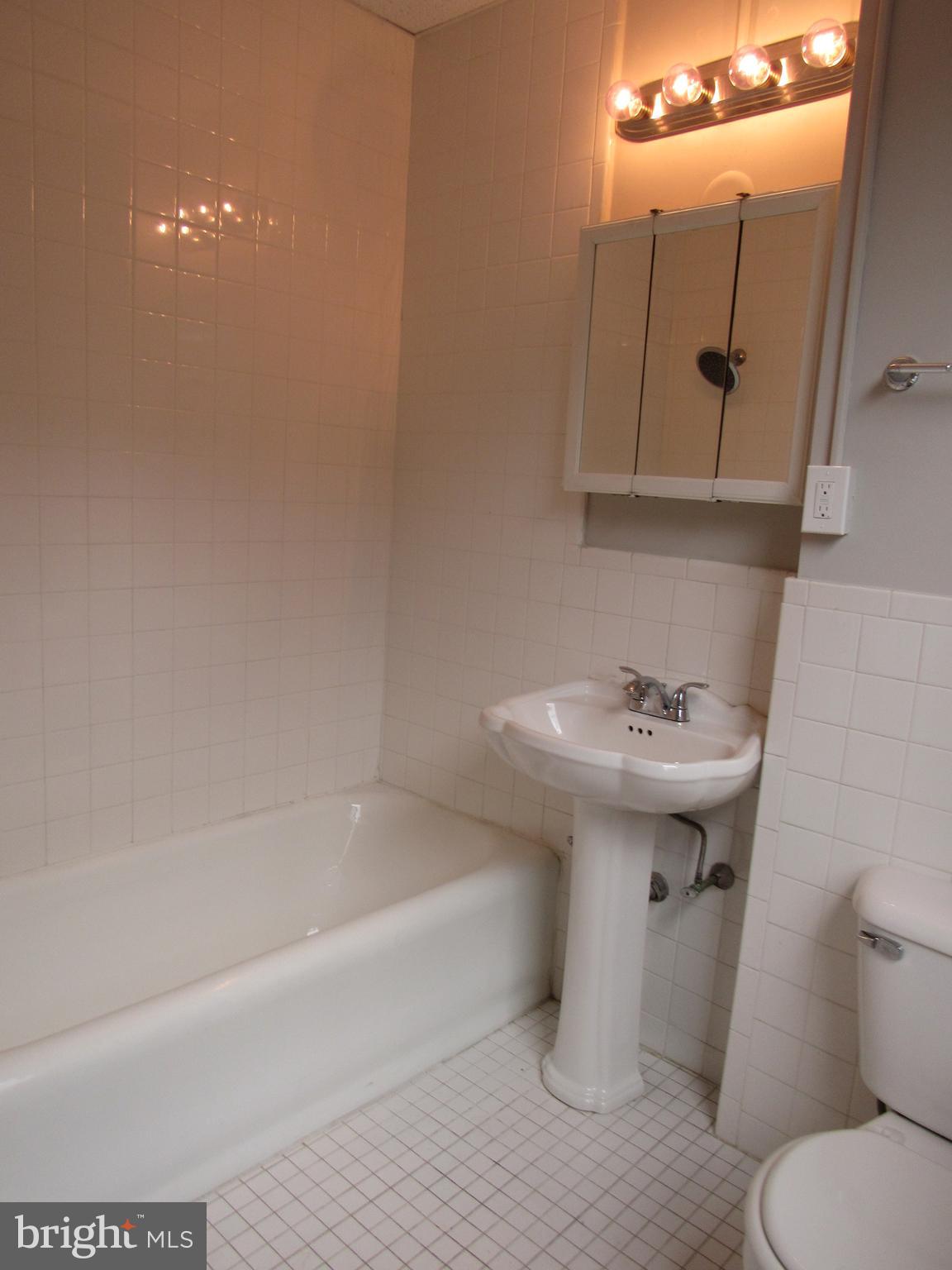 1324 Locust Street, Unit 604 Philadelphia, PA 19107 - Photo 15 of 25