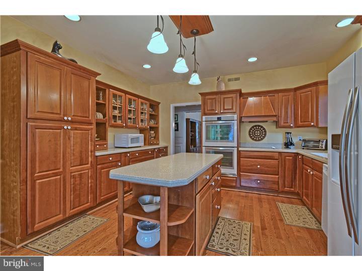 200 Thies Road Sewell, NJ 08080 - Photo 11 of 25 Kitchen