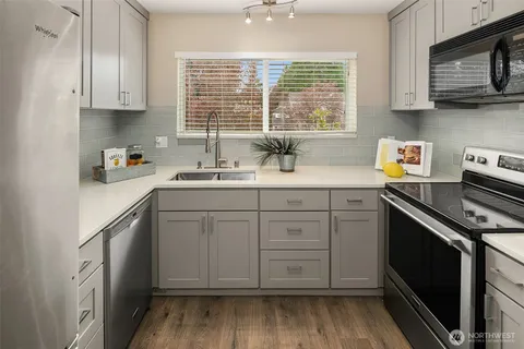 $549,950 | 12024 101st Avenue Northeast, Unit E3, Kirkland, WA 98034