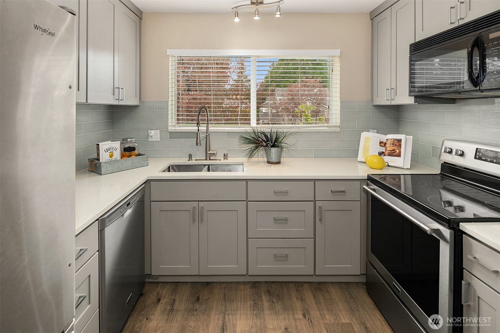 12024 101st Avenue Northeast, Unit E3 Kirkland, WA 98034 - Photo 11 of 20