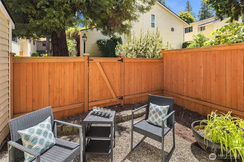 $549,950 | 12024 101st Avenue Northeast, Unit E3, Kirkland, WA 98034