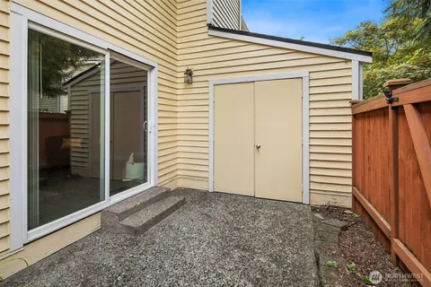 $549,950 | 12024 101st Avenue Northeast, Unit E3, Kirkland, WA 98034