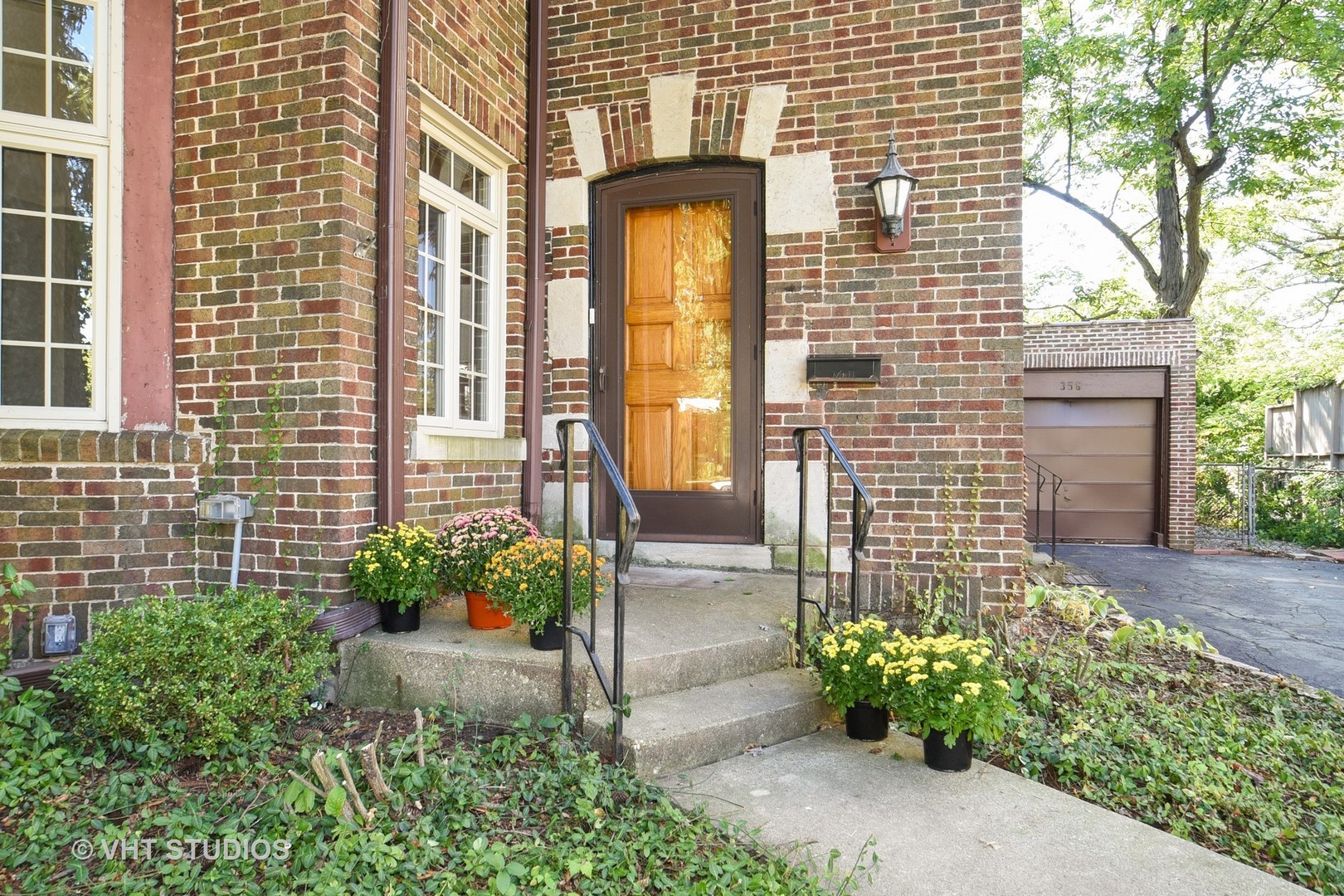 356 Sumac Road Highland Park, IL 60035 - Photo 2 of 23