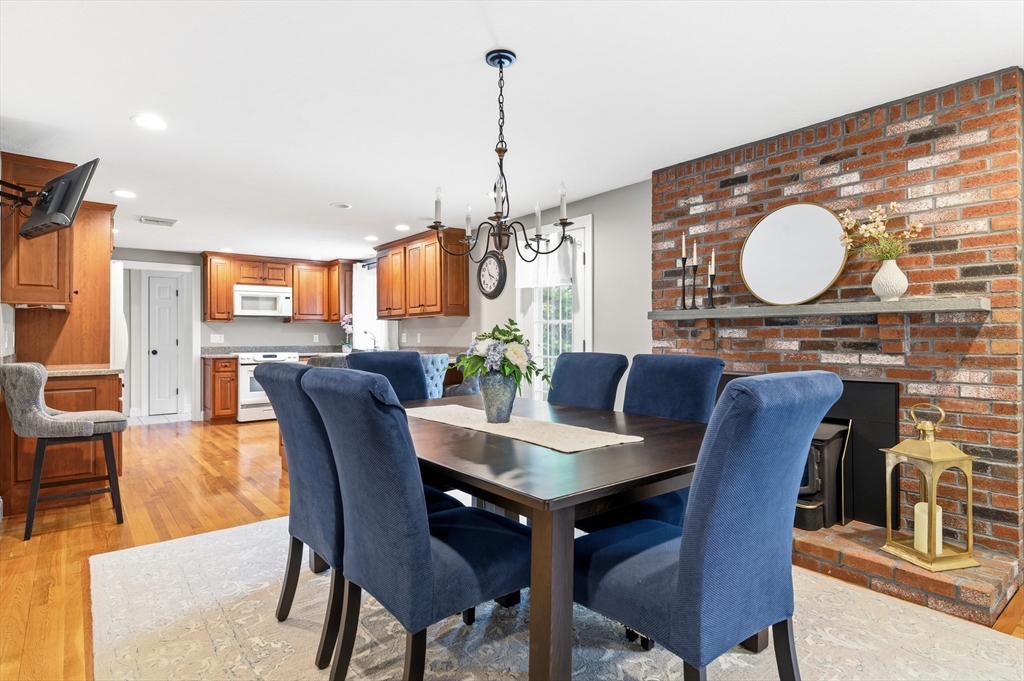 864 Locust Street Raynham, MA 02767 - Photo 12 of 34 Gallery Image 12