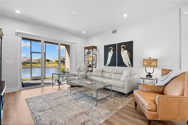 $525,000 | 4705 Arboretum Circle, Unit 42, Naples, FL 34112