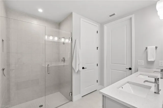 $525,000 | 4705 Arboretum Circle, Unit 42, Naples, FL 34112