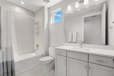 $525,000 | 4705 Arboretum Circle, Unit 101, Naples, FL 34112