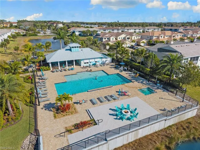 $525,000 | 4705 Arboretum Circle, Unit 42, Naples, FL 34112