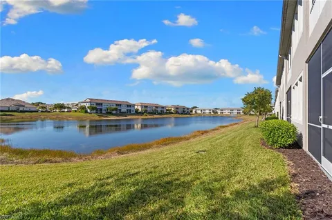 $525,000 | 4705 Arboretum Circle, Unit 101, Naples, FL 34112