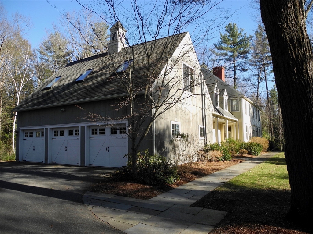 16 Hawthorn Road Amherst, MA 01002 - Photo 4 of 42 a view of street with large tree