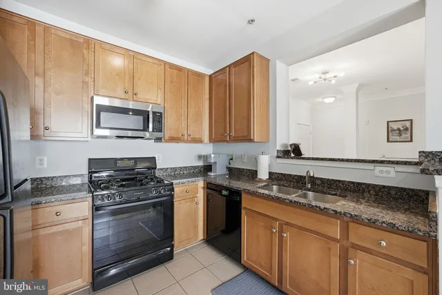 $359,900 | 4852 Eisenhower Avenue, Unit 337, Alexandria, VA 22304