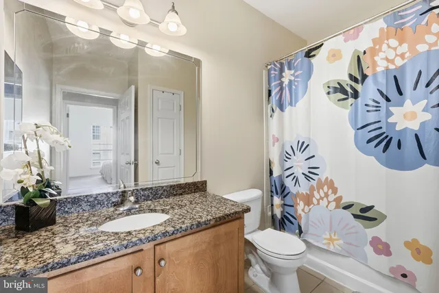 $359,900 | 4852 Eisenhower Avenue, Unit 337, Alexandria, VA 22304