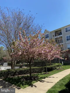 $359,900 | 4852 Eisenhower Avenue, Unit 337, Alexandria, VA 22304