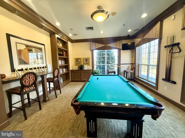 $359,900 | 4852 Eisenhower Avenue, Unit 337, Alexandria, VA 22304