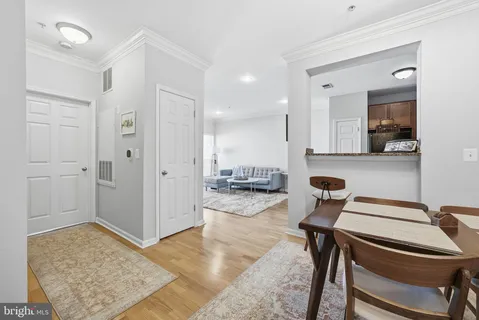 $359,900 | 4852 Eisenhower Avenue, Unit 337, Alexandria, VA 22304