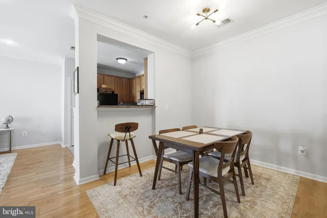 $359,900 | 4852 Eisenhower Avenue, Unit 337, Alexandria, VA 22304