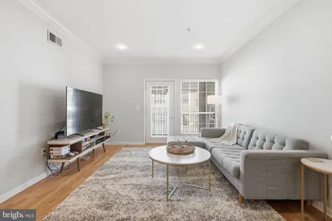 $359,900 | 4852 Eisenhower Avenue, Unit 337, Alexandria, VA 22304