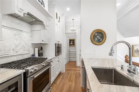 $4,500 | 541 Bellevue Avenue, Unit 5, Newport, RI 02840