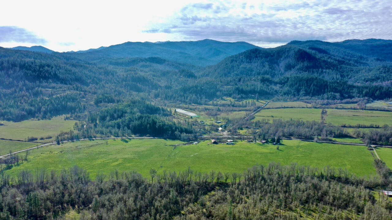 6795 Holland Loop Road Cave Junction, OR 97523 - Photo 4 of 57