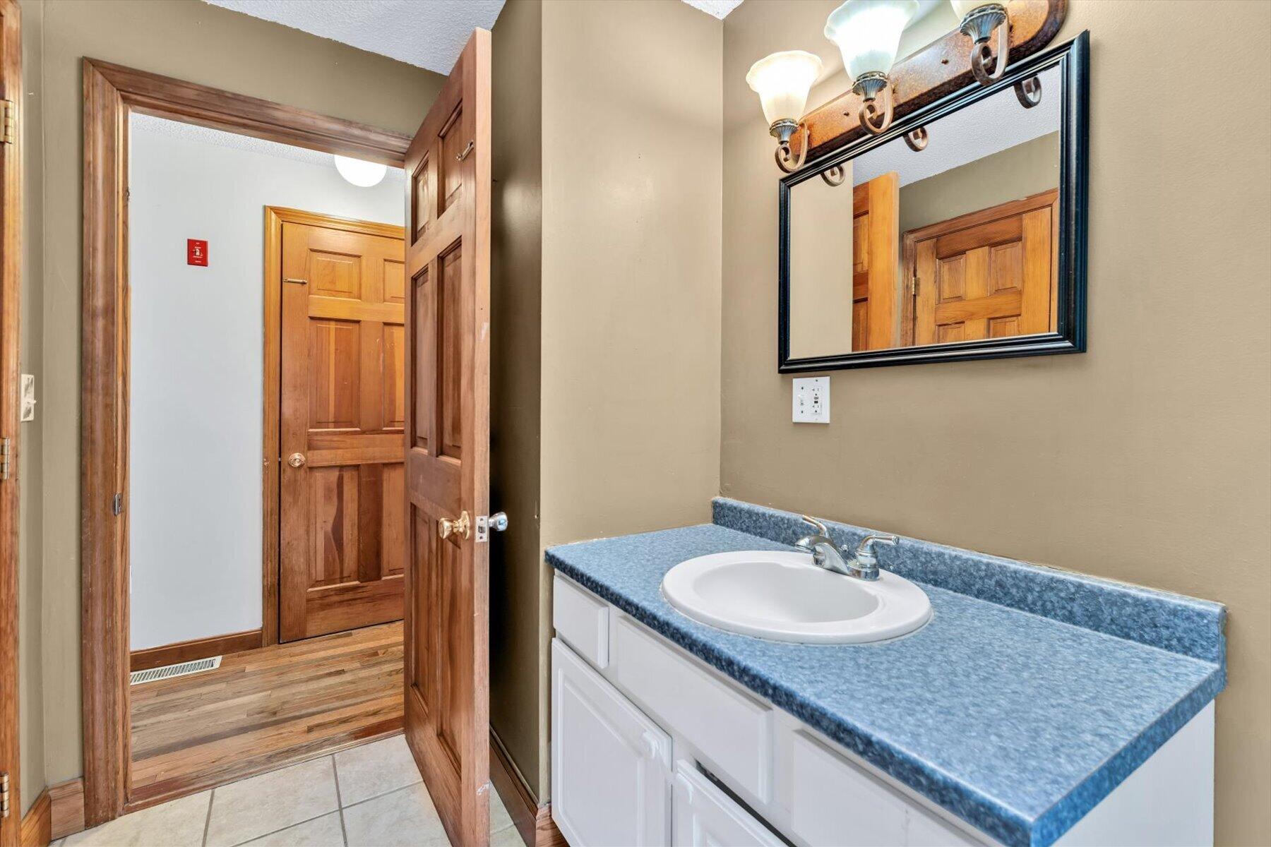 69 R Anthony Street Berkley, MA 02779 - Photo 30 of 70 36-IMGP1033