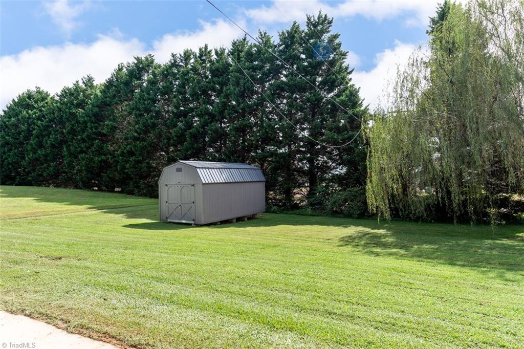 515 West Dalton Road King, NC 27021 - Photo 19 of 25 Gallery Image 19