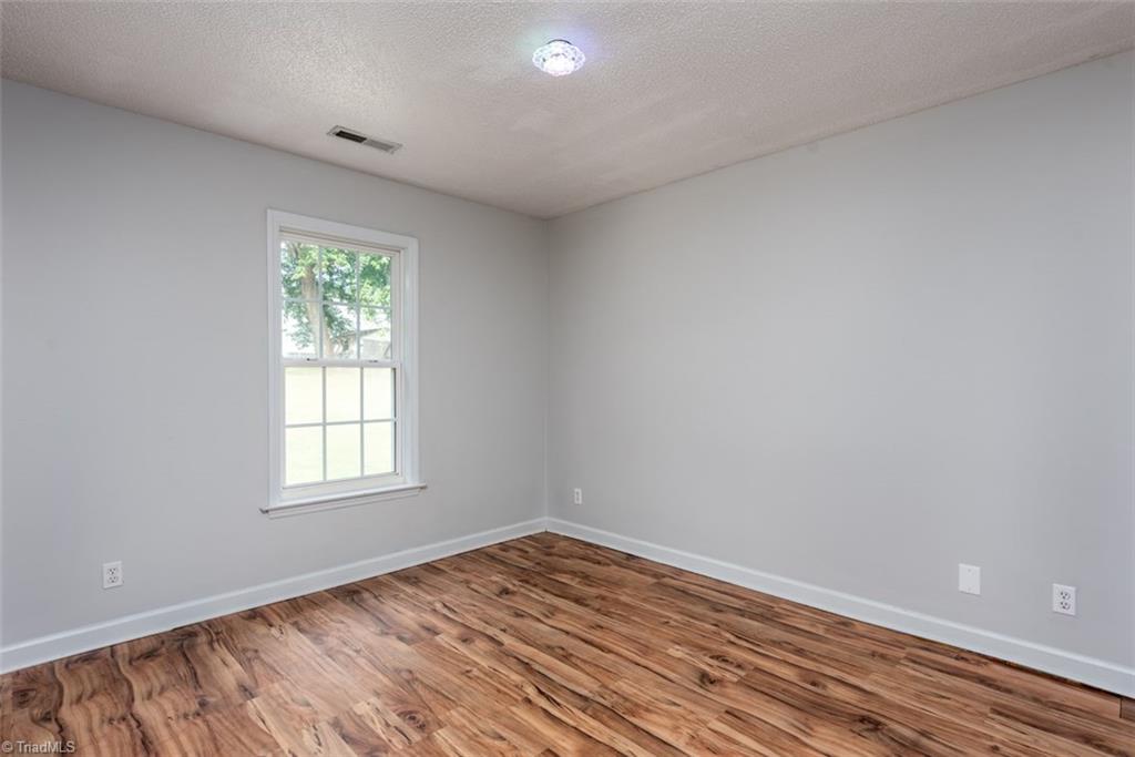 515 West Dalton Road King, NC 27021 - Photo 9 of 25 Gallery Image 9