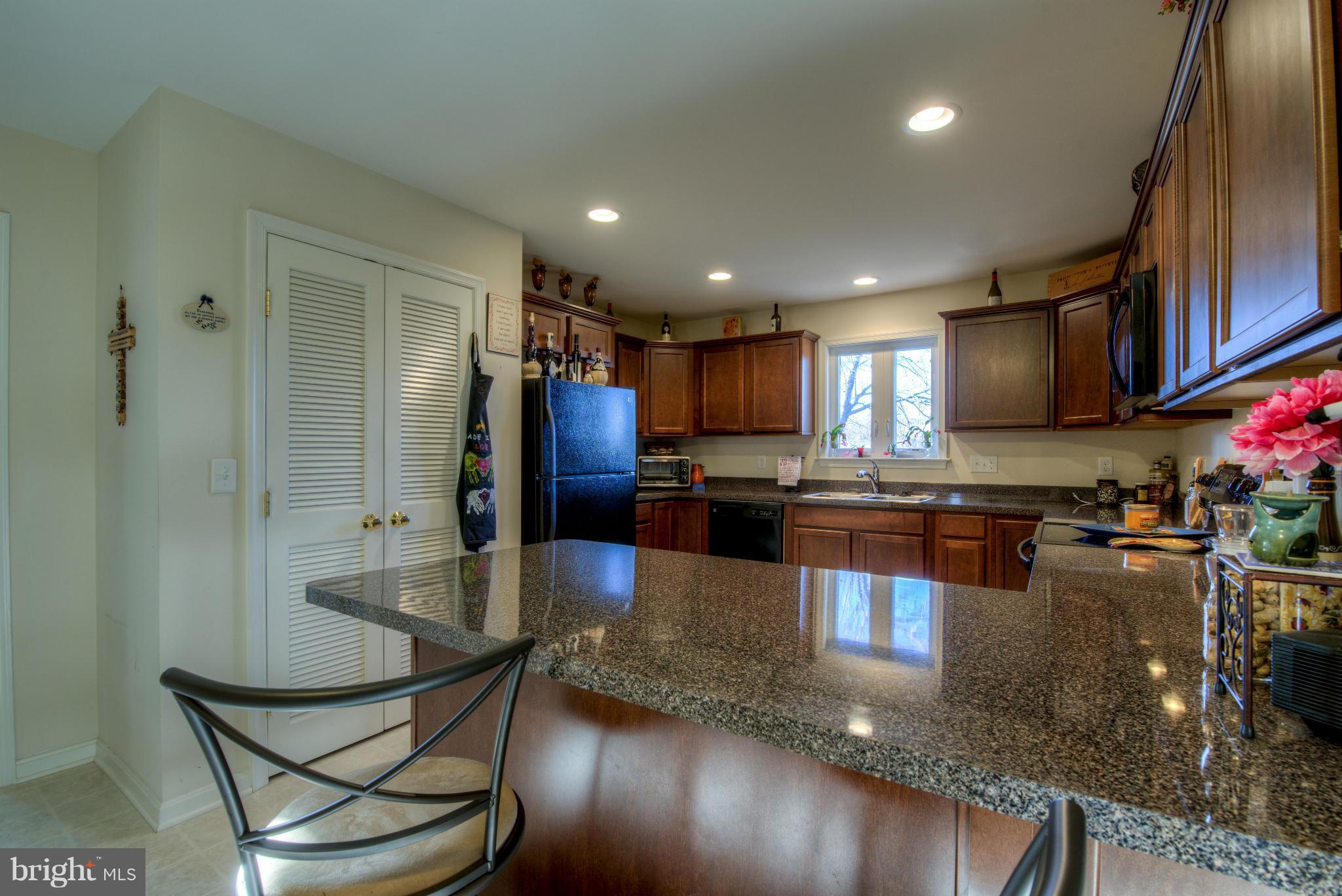 136 Bend Farm Road Fredericksburg, VA 22408 - Photo 9 of 25 Kitchen