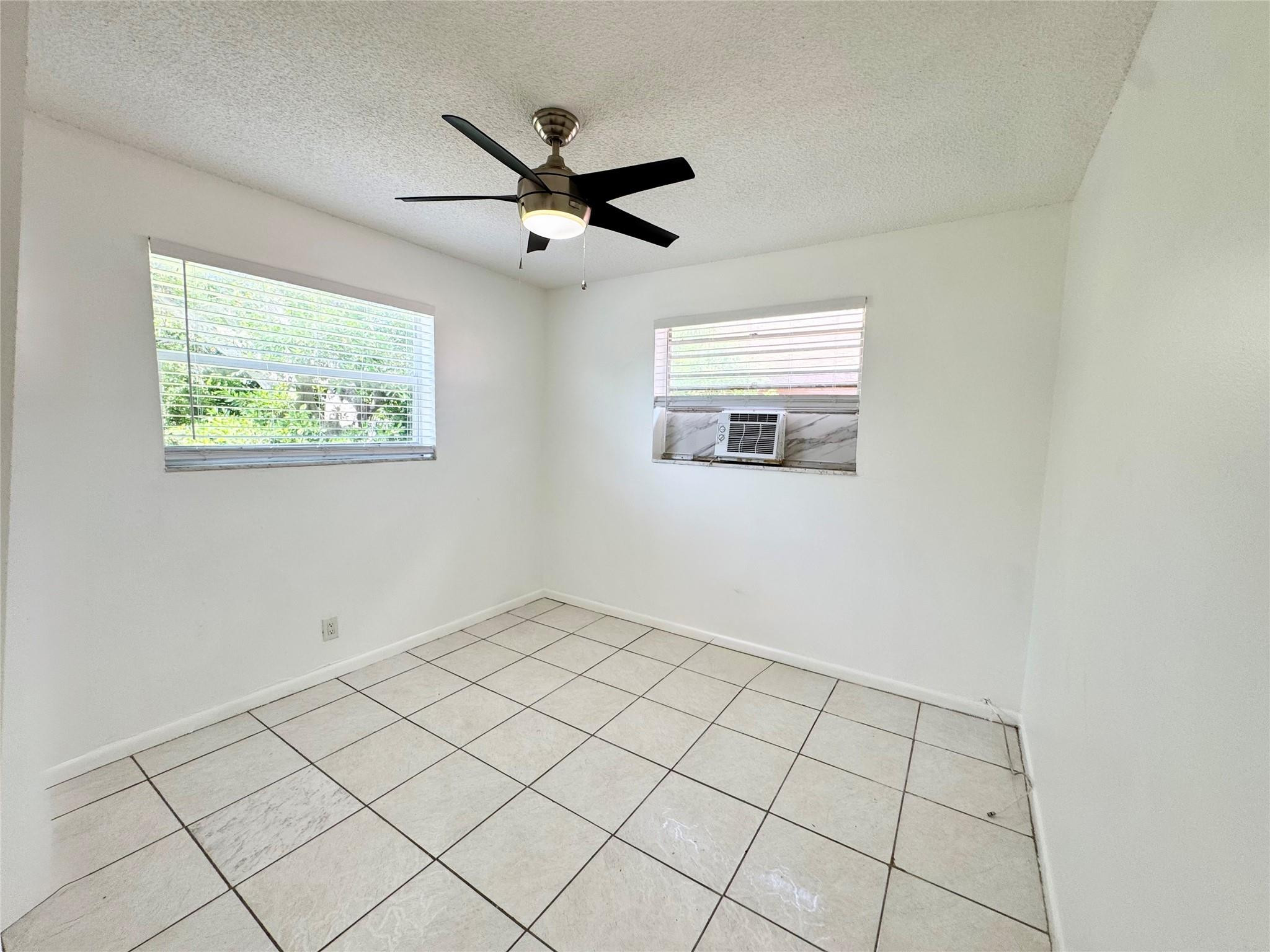 147 West 17th Street Riviera Beach, FL 33404 - Photo 9 of 15 Photo 9