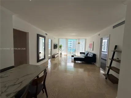$3,300 | 5101 Collins Avenue, Unit 12K, Miami Beach, FL 33140