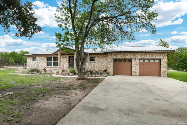 $629,000 | 9950 Farm To Market Road 471, La Coste, TX 78039
