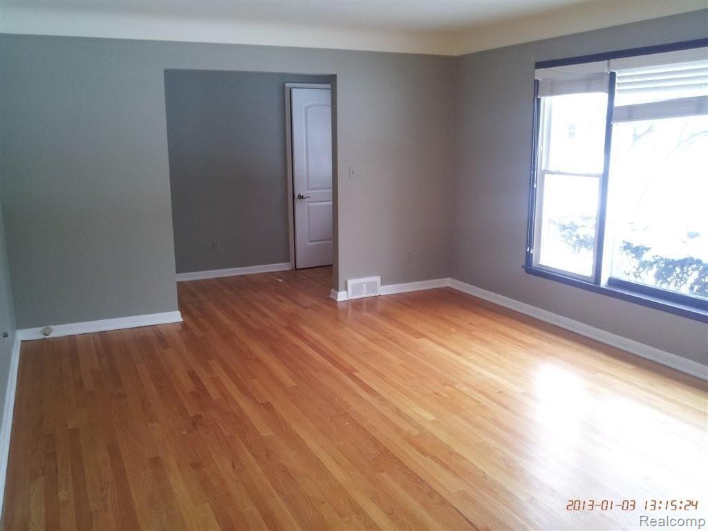 1653 South Renaud Road Grosse Pointe, MI 48236 - Photo 5 of 25 2013-01-03 13.15.24.jpg