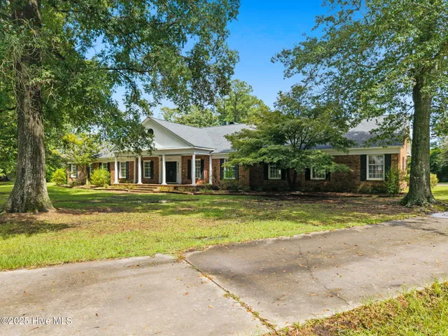 $425,000 | 518 Edgewood Circle, Whiteville, NC 28472