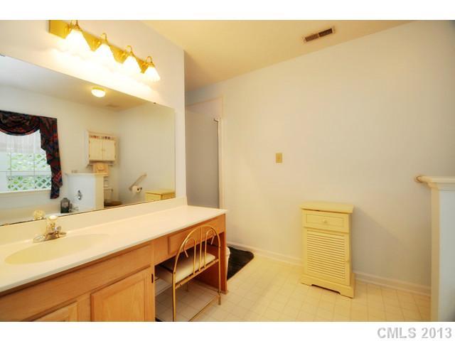 12001 Freshwell Road Charlotte, NC 28273 - Photo 8 of 12 Gallery Image 8
