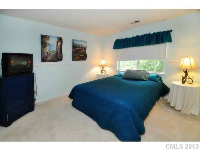 12001 Freshwell Road Charlotte, NC 28273 - Photo 9 of 12 Gallery Image 9