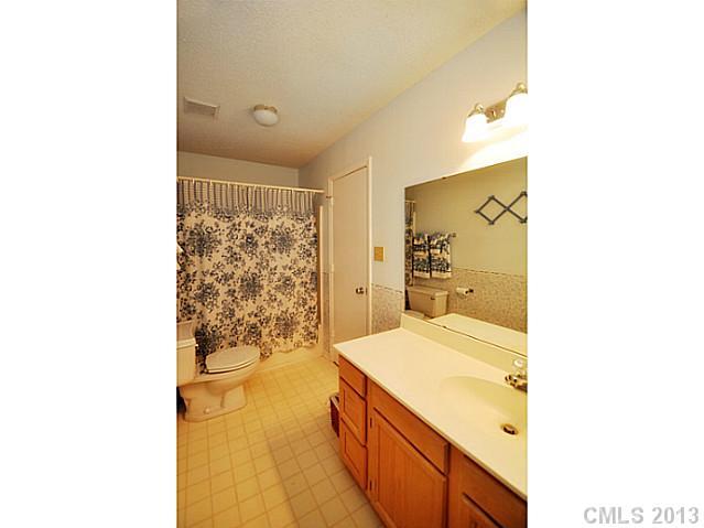 12001 Freshwell Road Charlotte, NC 28273 - Photo 10 of 12 Gallery Image 10