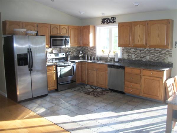 15 Center Road Dudley, MA 01571 - Photo 3 of 19 Gallery Image 3