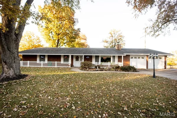 $272,500 | 1300 Duval Drive, Godfrey, IL 62035