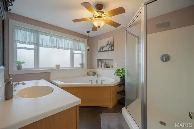 $284,900 | 1300 Duval Drive, Godfrey, IL 62035