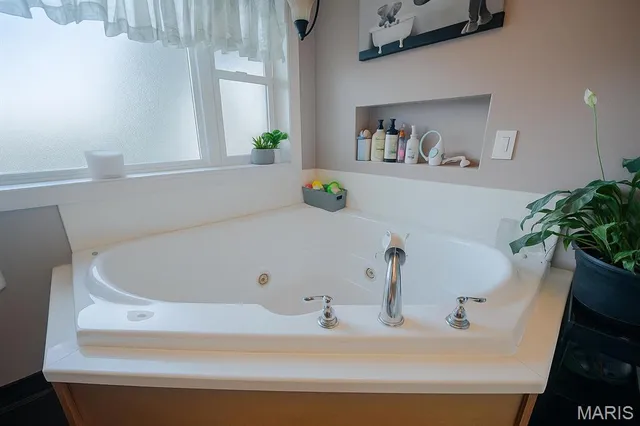 $284,900 | 1300 Duval Drive, Godfrey, IL 62035